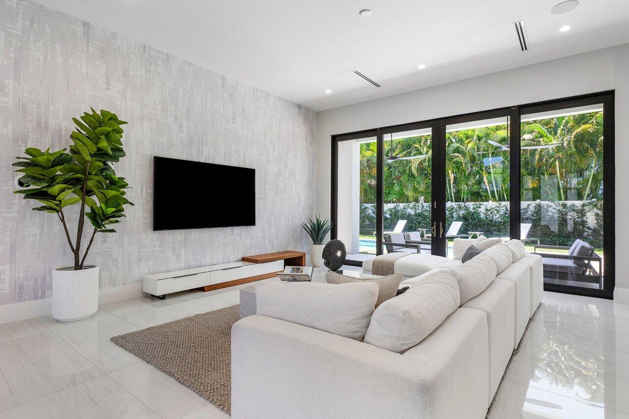 BOCA VILLAS - Residential