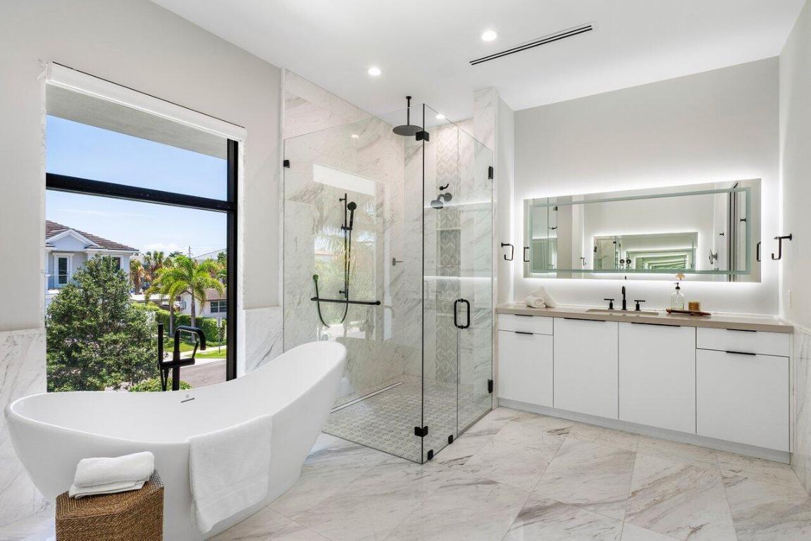 BOCA VILLAS - Residential