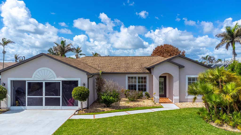 Photo of 2718 SW Hamilton Avenue, Port Saint Lucie, FL 34987 (MLS # B26031529)
