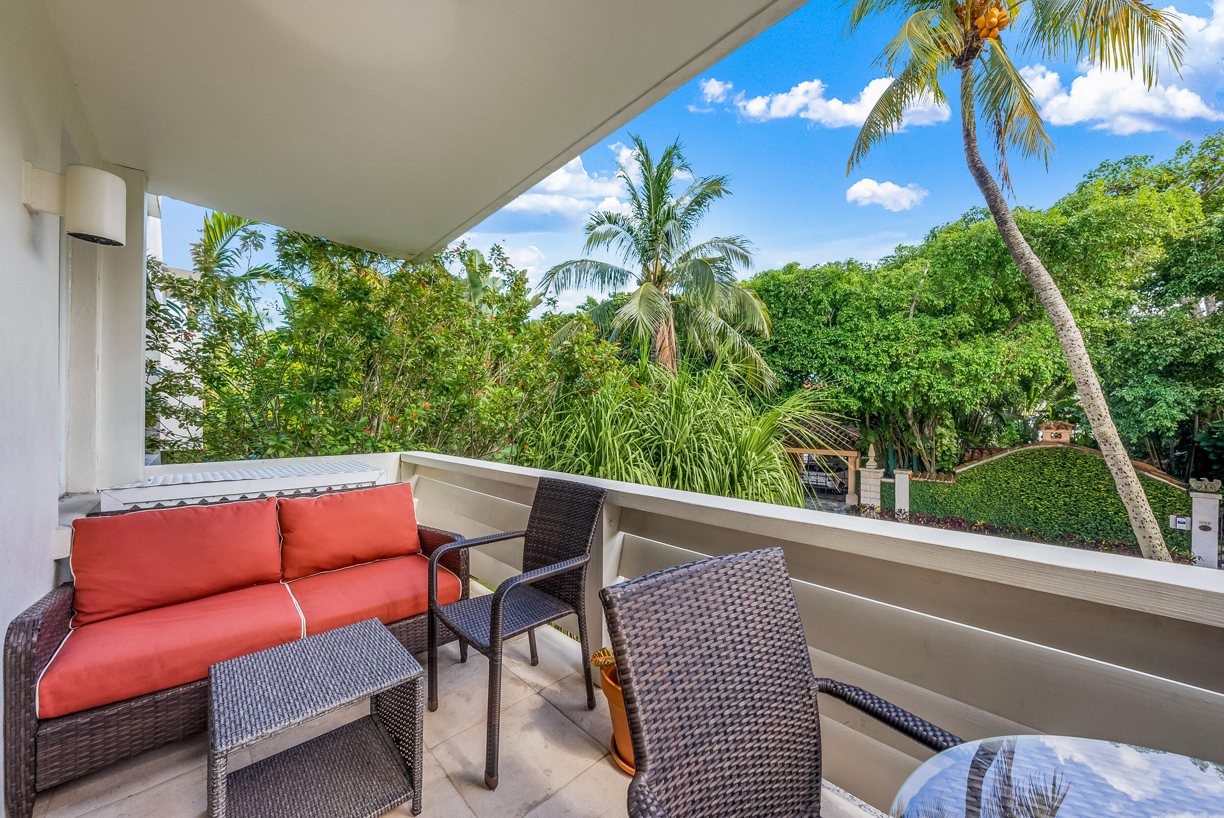 FOUR 55 WORTH AVE CORP - Residential Lease