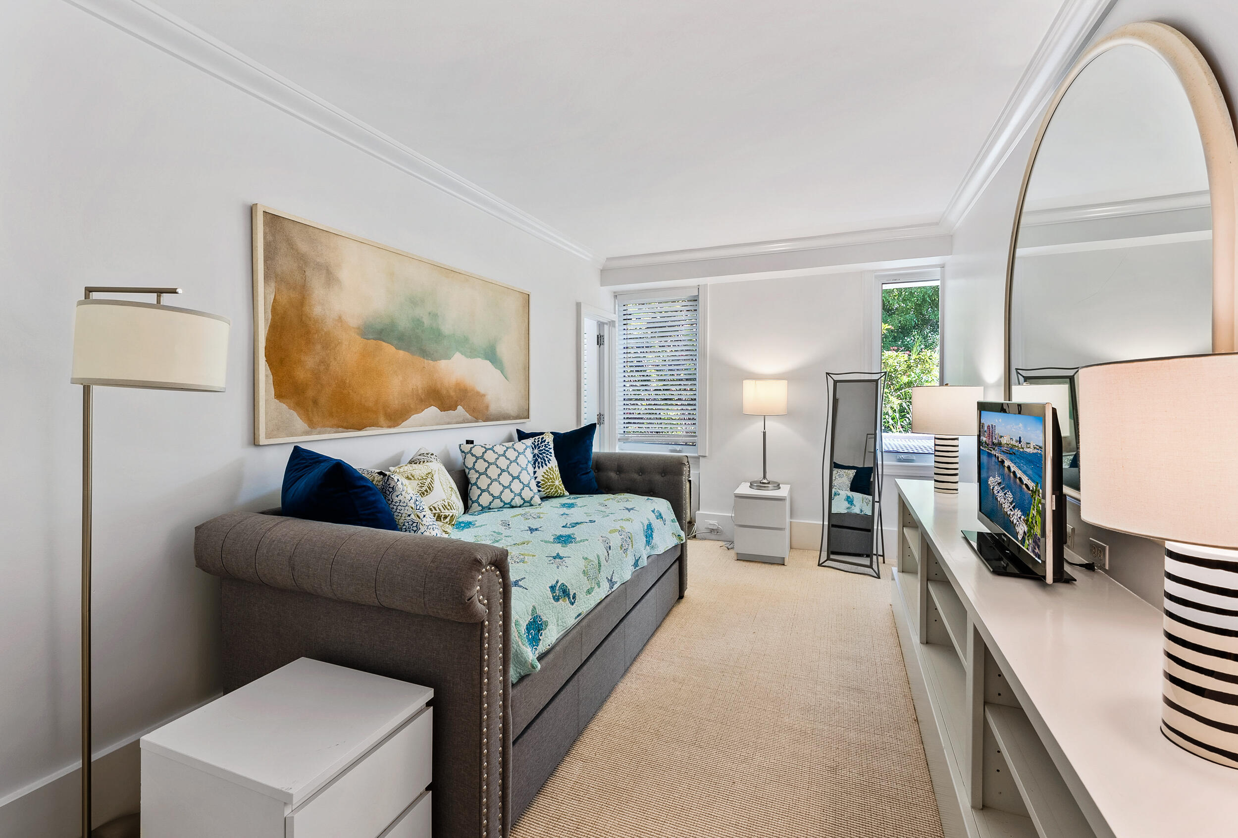 FOUR 55 WORTH AVE CORP - Residential Lease