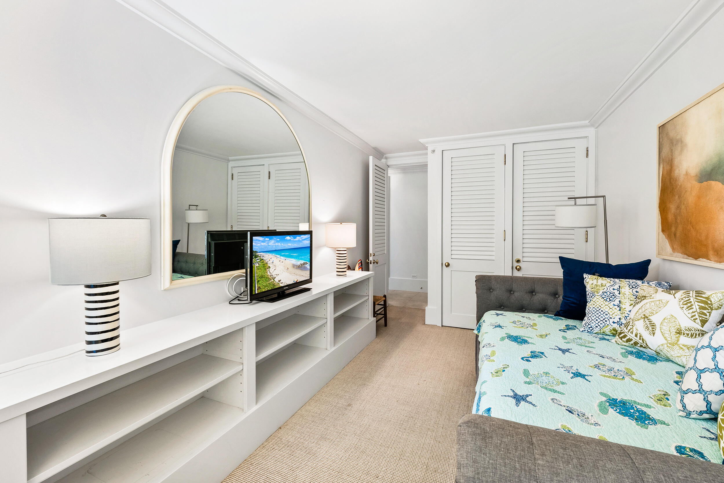 FOUR 55 WORTH AVE CORP - Residential Lease