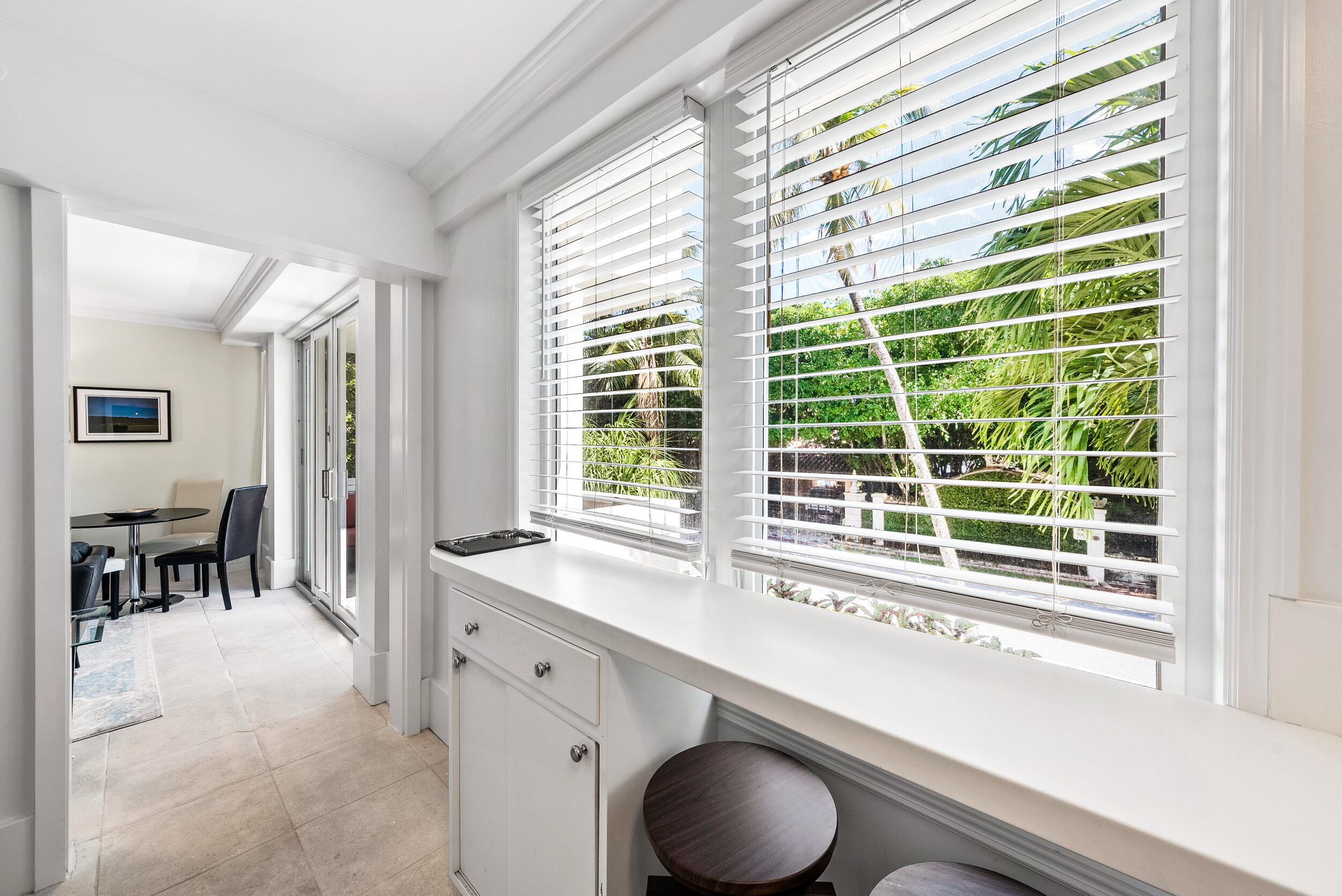 FOUR 55 WORTH AVE CORP - Residential Lease