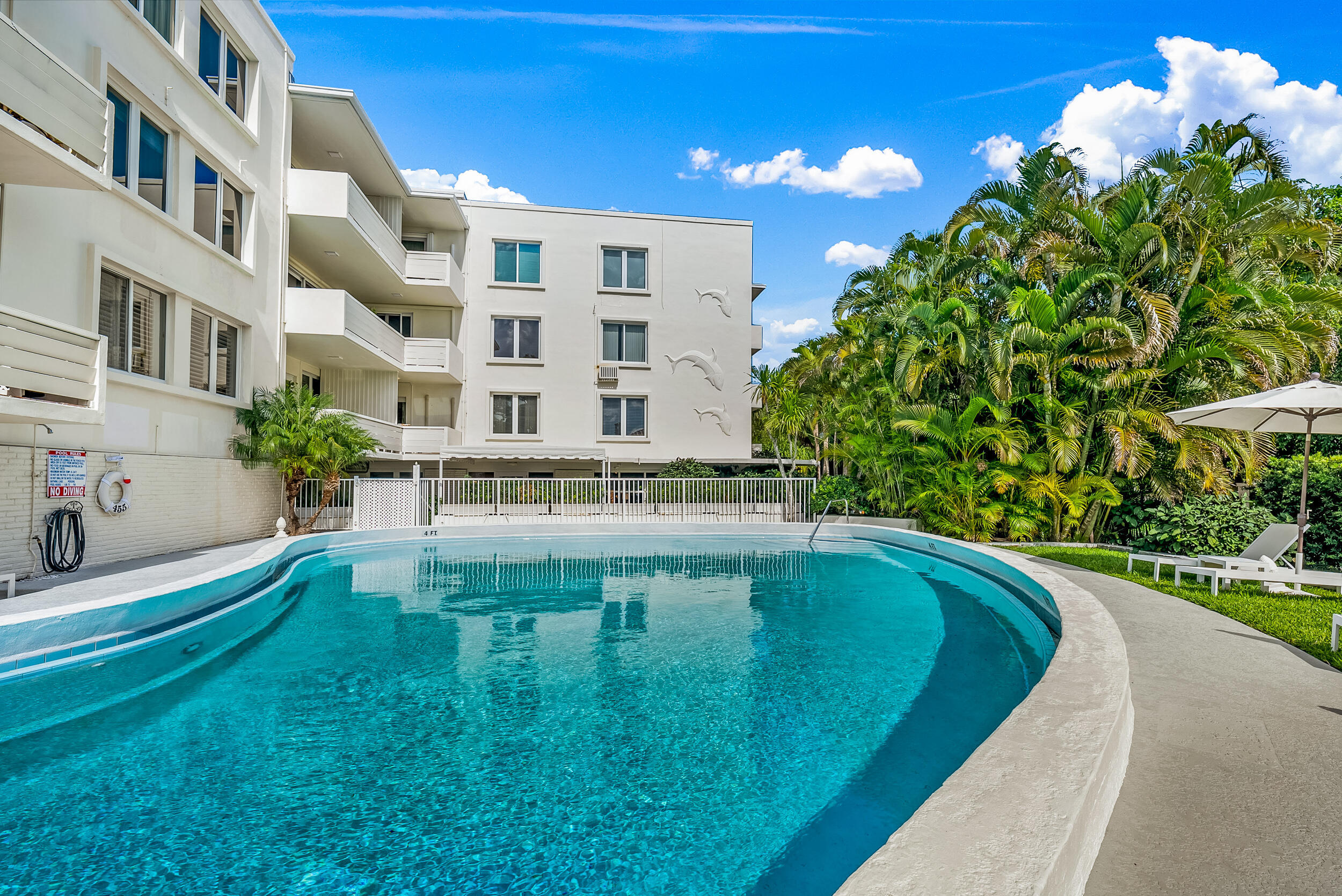 FOUR 55 WORTH AVE CORP - Residential Lease