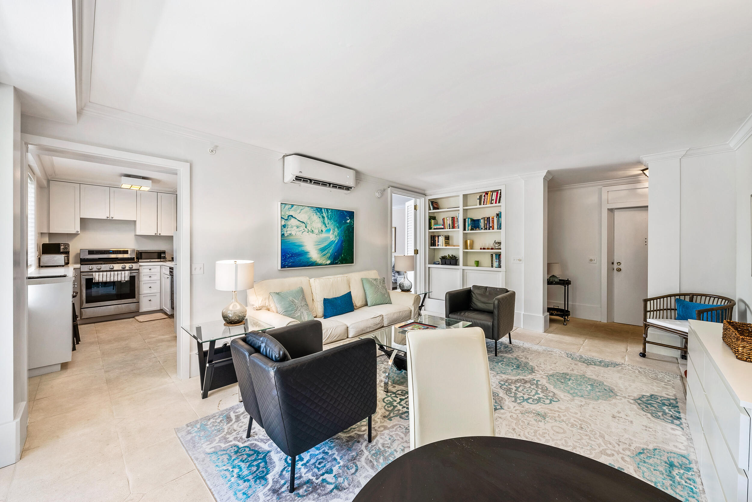 FOUR 55 WORTH AVE CORP - Residential Lease