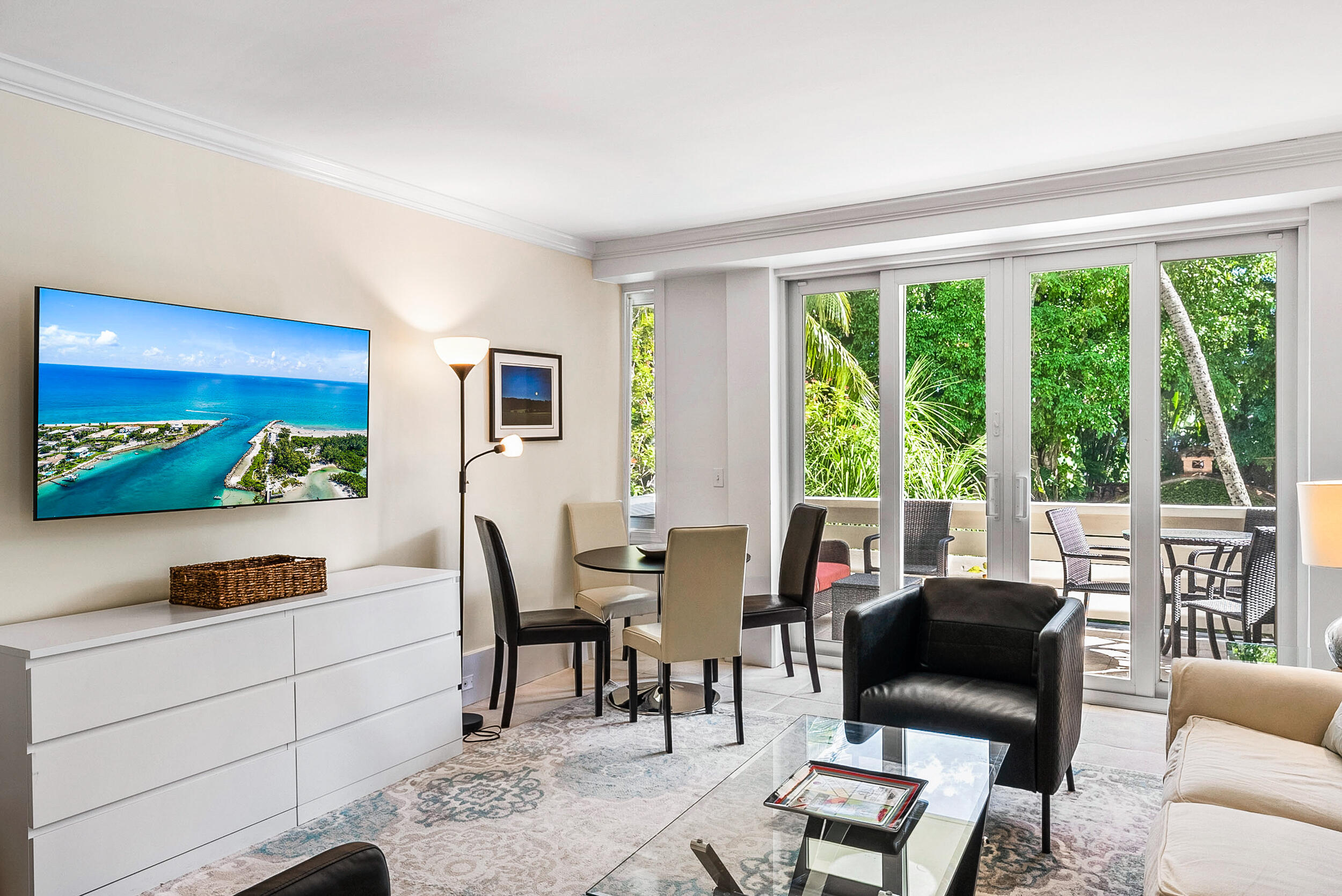 FOUR 55 WORTH AVE CORP - Residential Lease