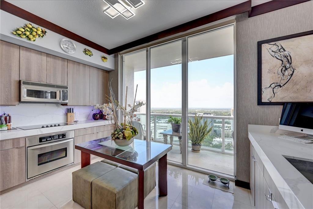 347 N New River Dr PH4