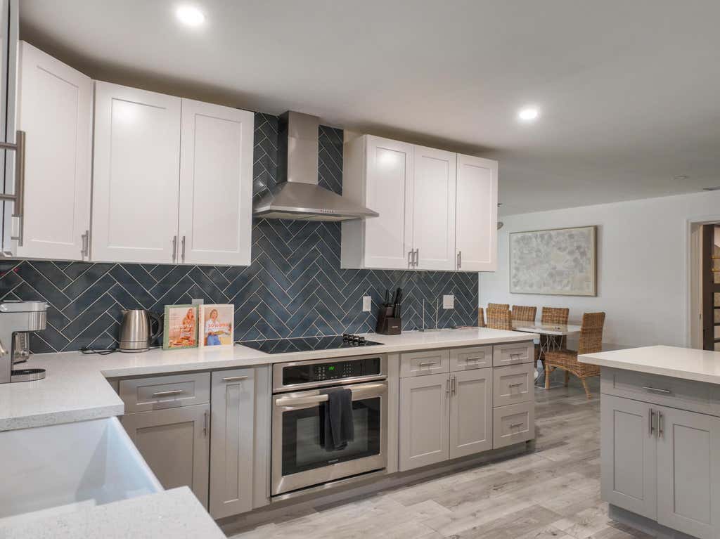 Photo of 1004 SW 19th Street, Fort Lauderdale, FL 33315 (MLS # B26051010)