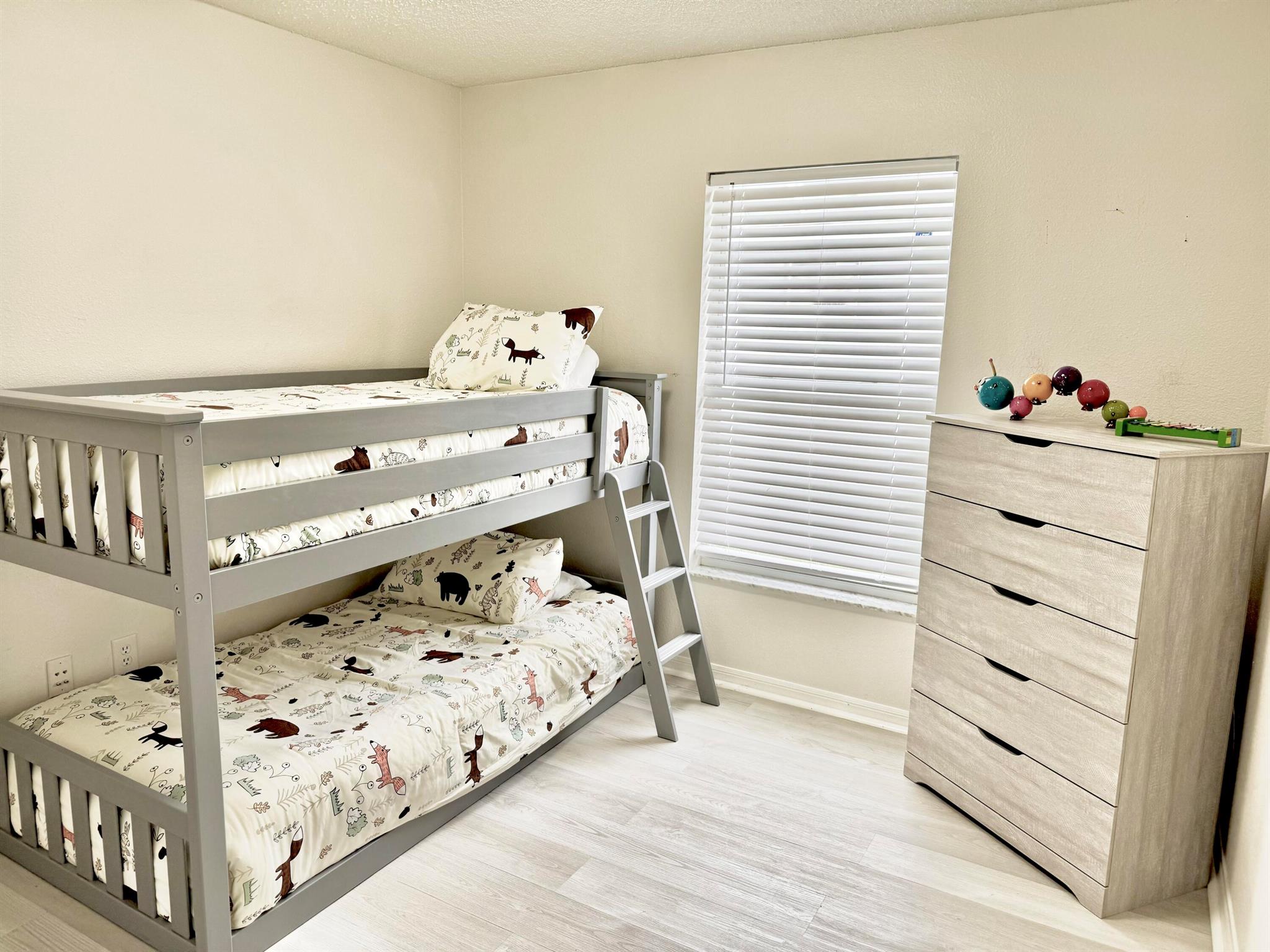 HILLCREST HOMES LAKE DAVE - Residential