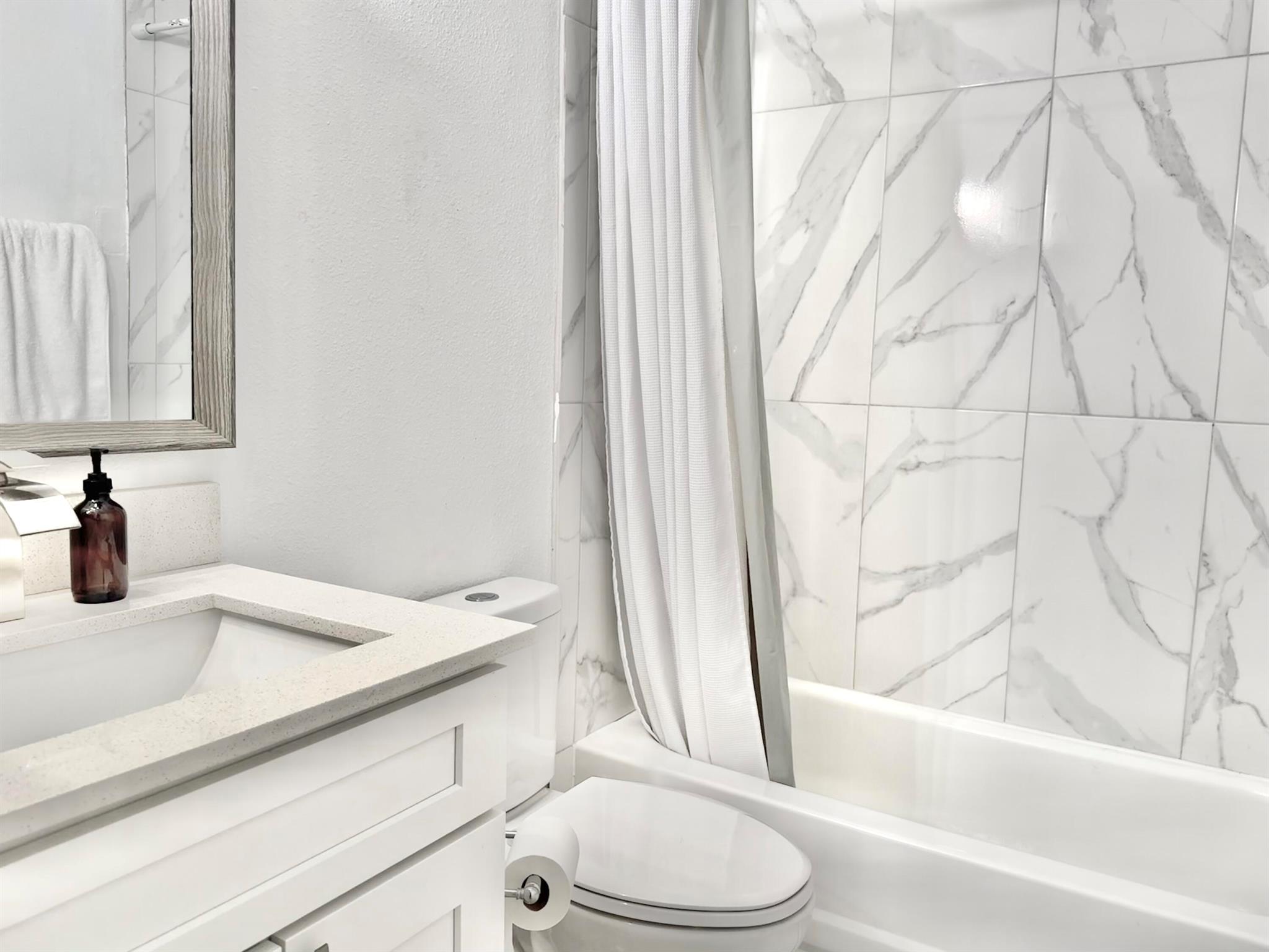 HILLCREST HOMES LAKE DAVE - Residential