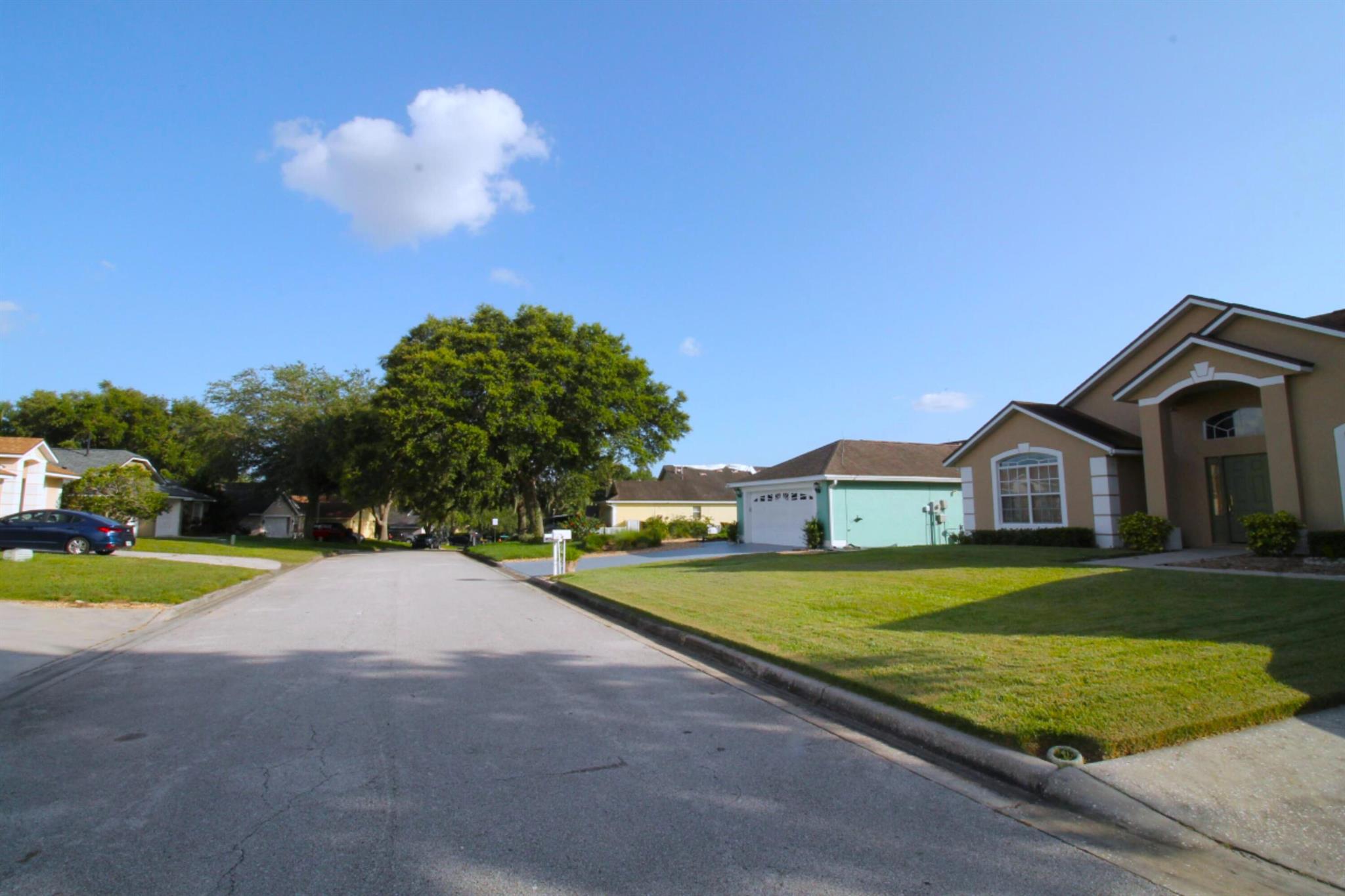 HILLCREST HOMES LAKE DAVE - Residential