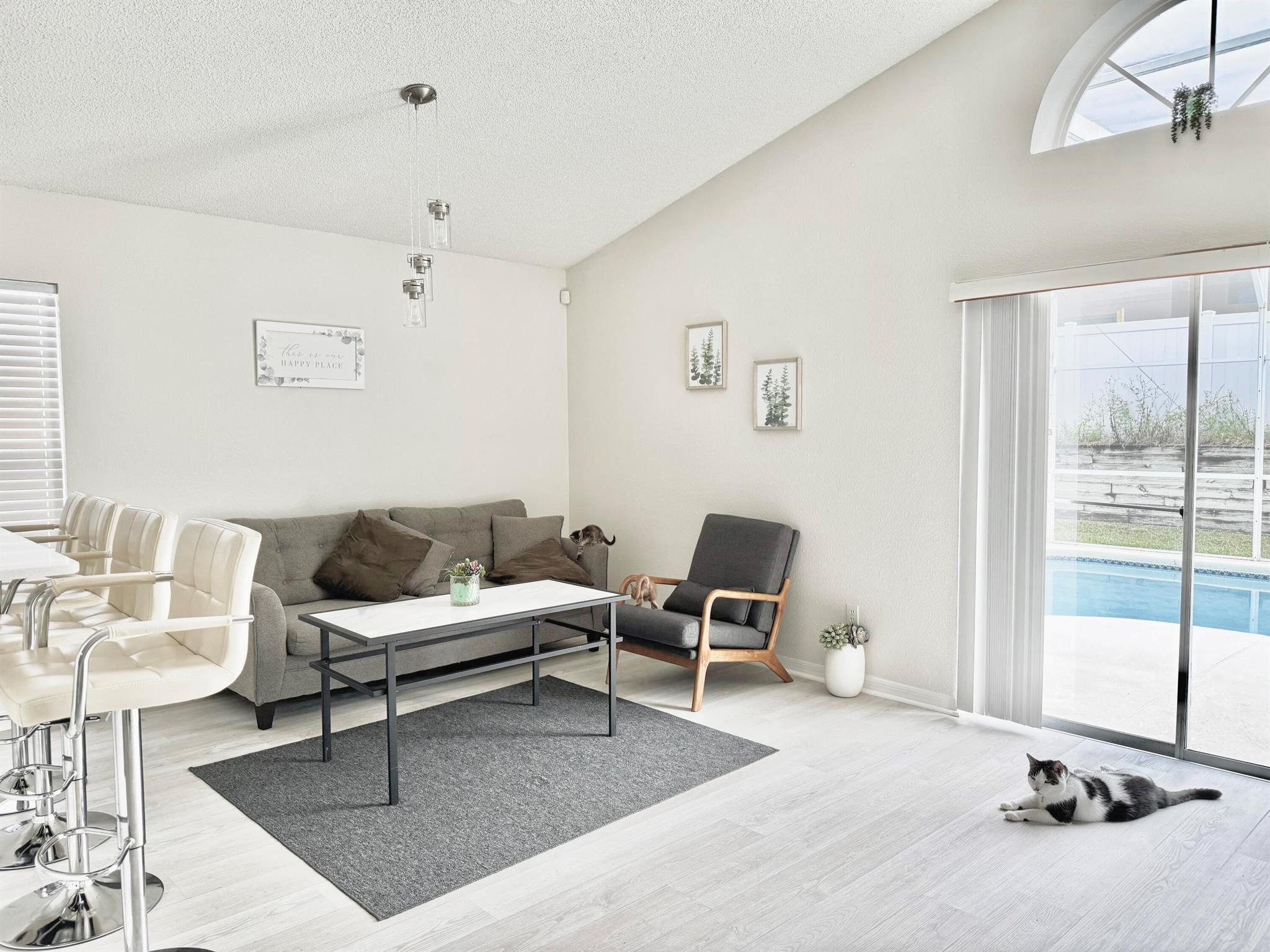 HILLCREST HOMES LAKE DAVE - Residential