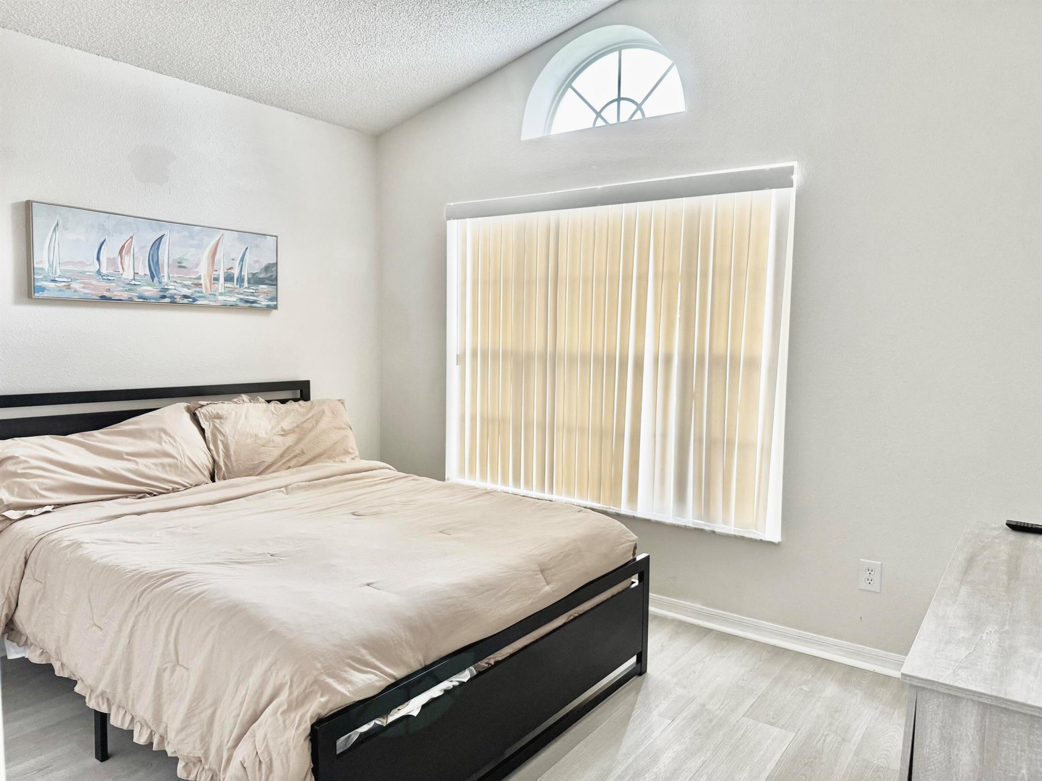 HILLCREST HOMES LAKE DAVE - Residential