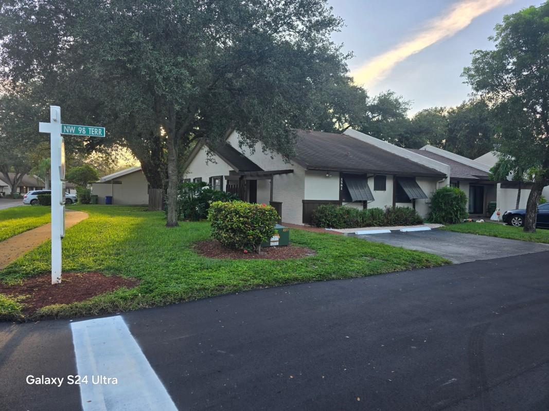 1581 NW 98th Ter