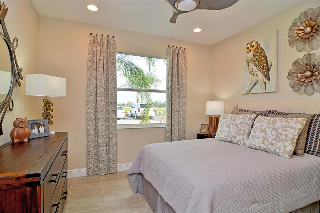 SEGOVIA LAKES PD REPLAT - Residential