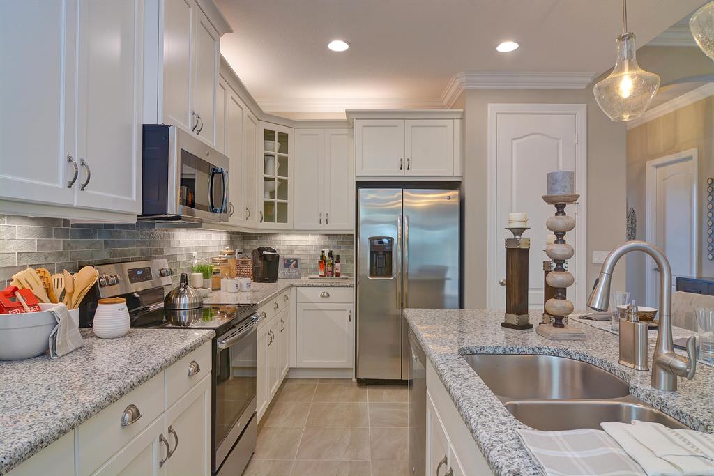 SEGOVIA LAKES PD REPLAT - Residential