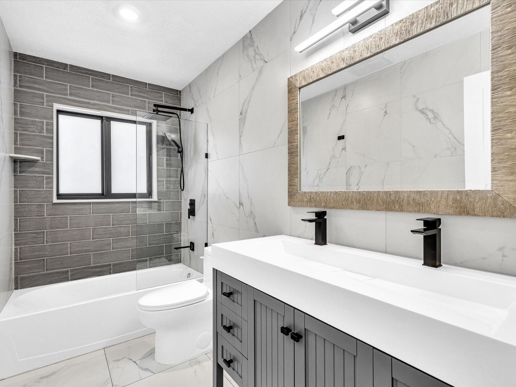 IMPERIAL POINT 2 SEC - Residential