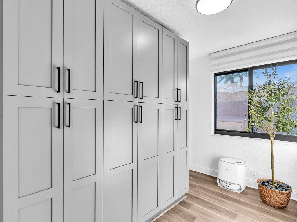 IMPERIAL POINT 2 SEC - Residential