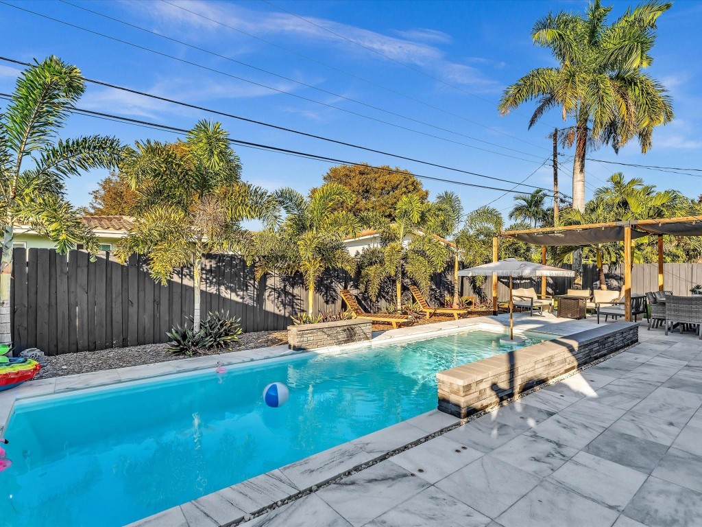 IMPERIAL POINT 2 SEC - Residential