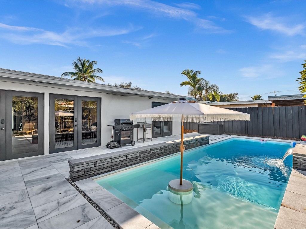 IMPERIAL POINT 2 SEC - Residential