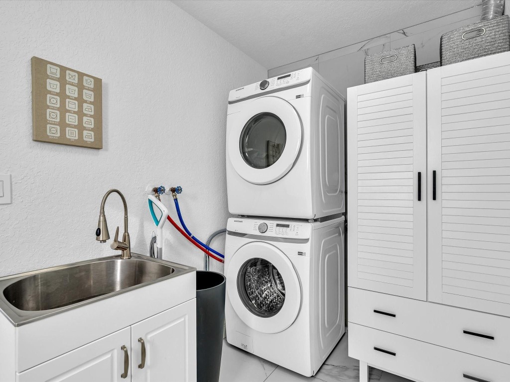 IMPERIAL POINT 2 SEC - Residential