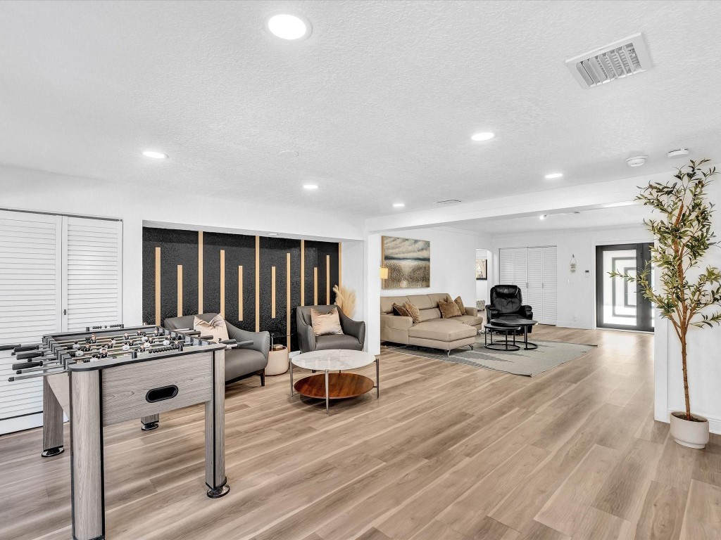 IMPERIAL POINT 2 SEC - Residential