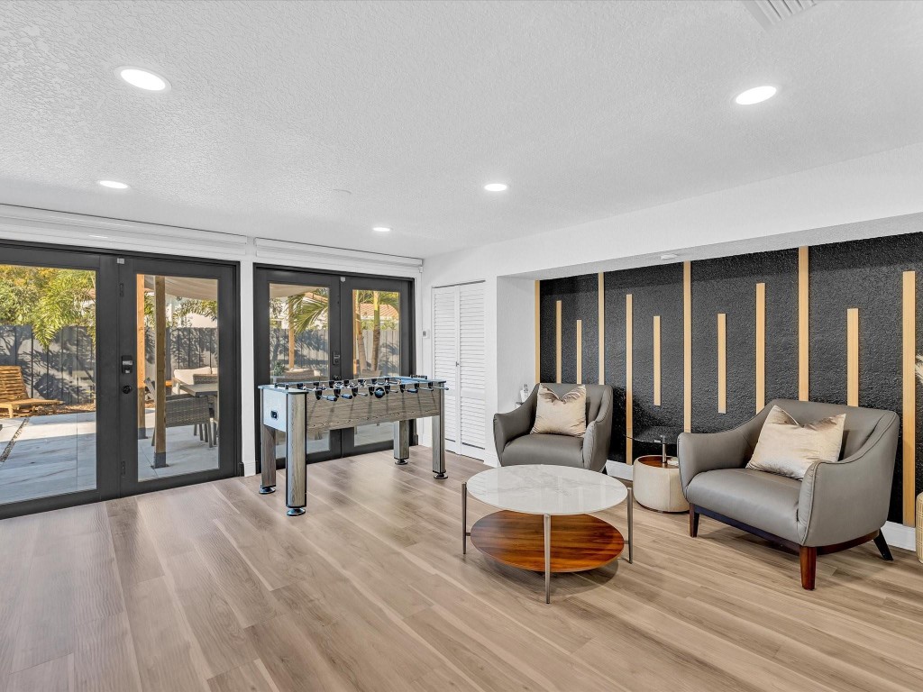 IMPERIAL POINT 2 SEC - Residential