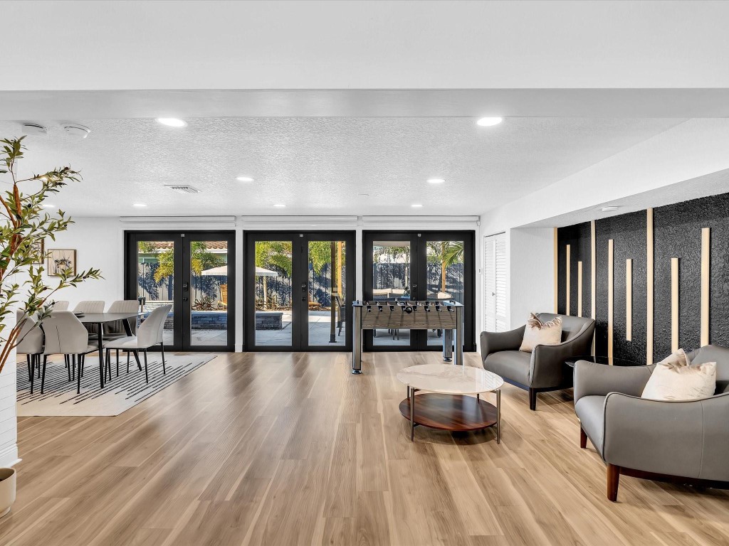 IMPERIAL POINT 2 SEC - Residential