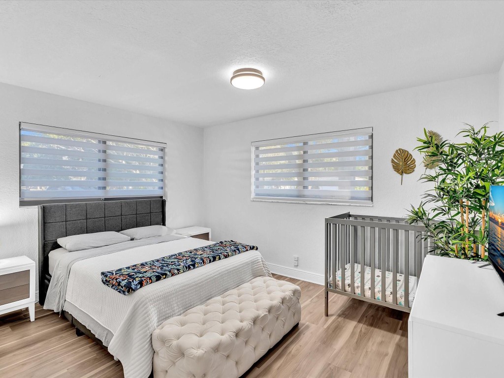 IMPERIAL POINT 2 SEC - Residential