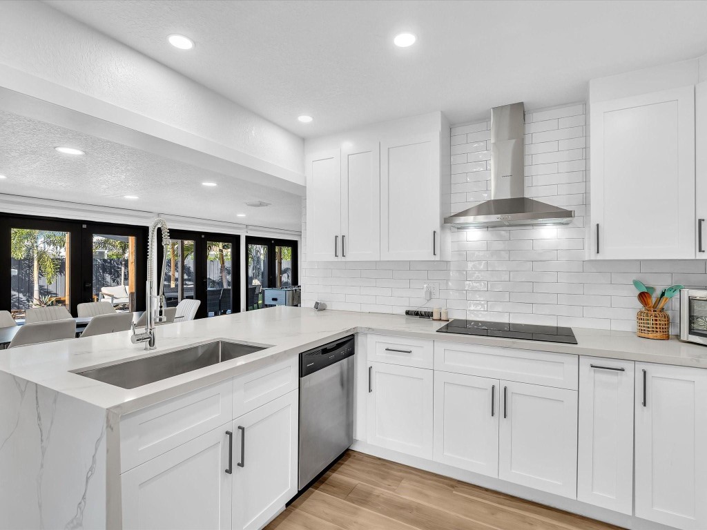 IMPERIAL POINT 2 SEC - Residential