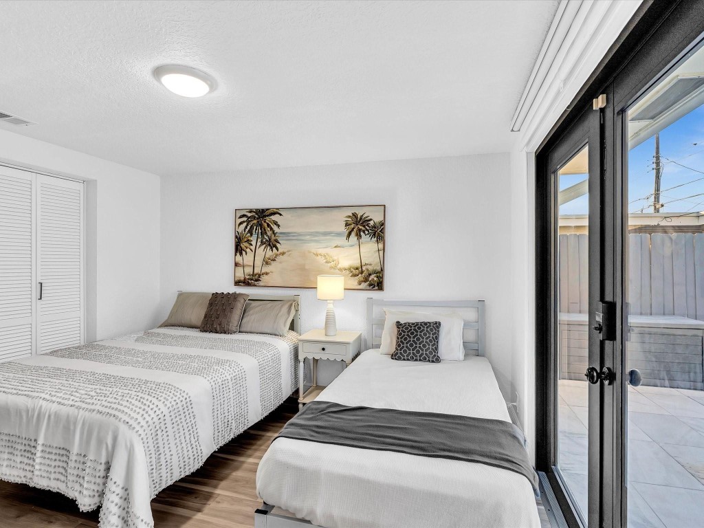 IMPERIAL POINT 2 SEC - Residential