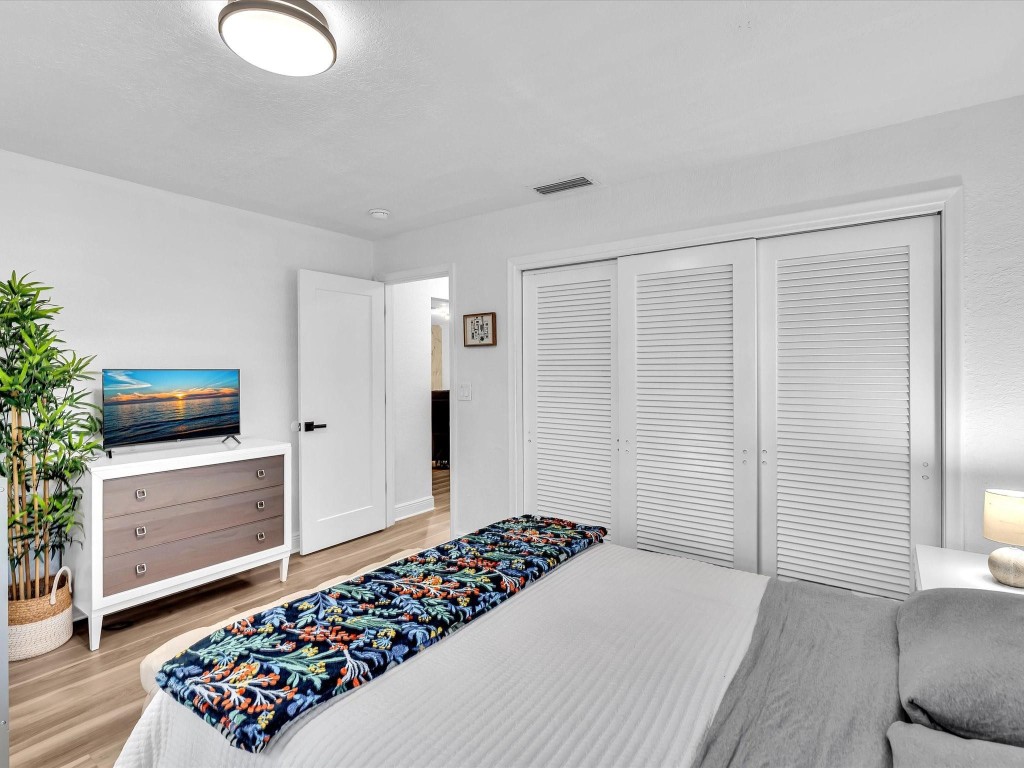 IMPERIAL POINT 2 SEC - Residential