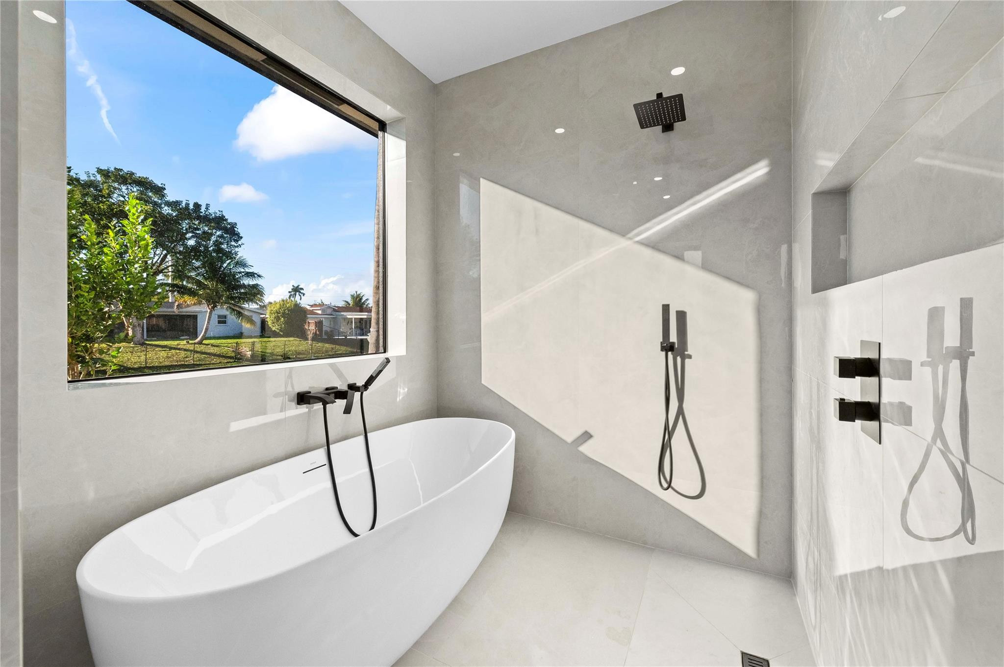 COCONUT CREEK 11TH SEC - Residential