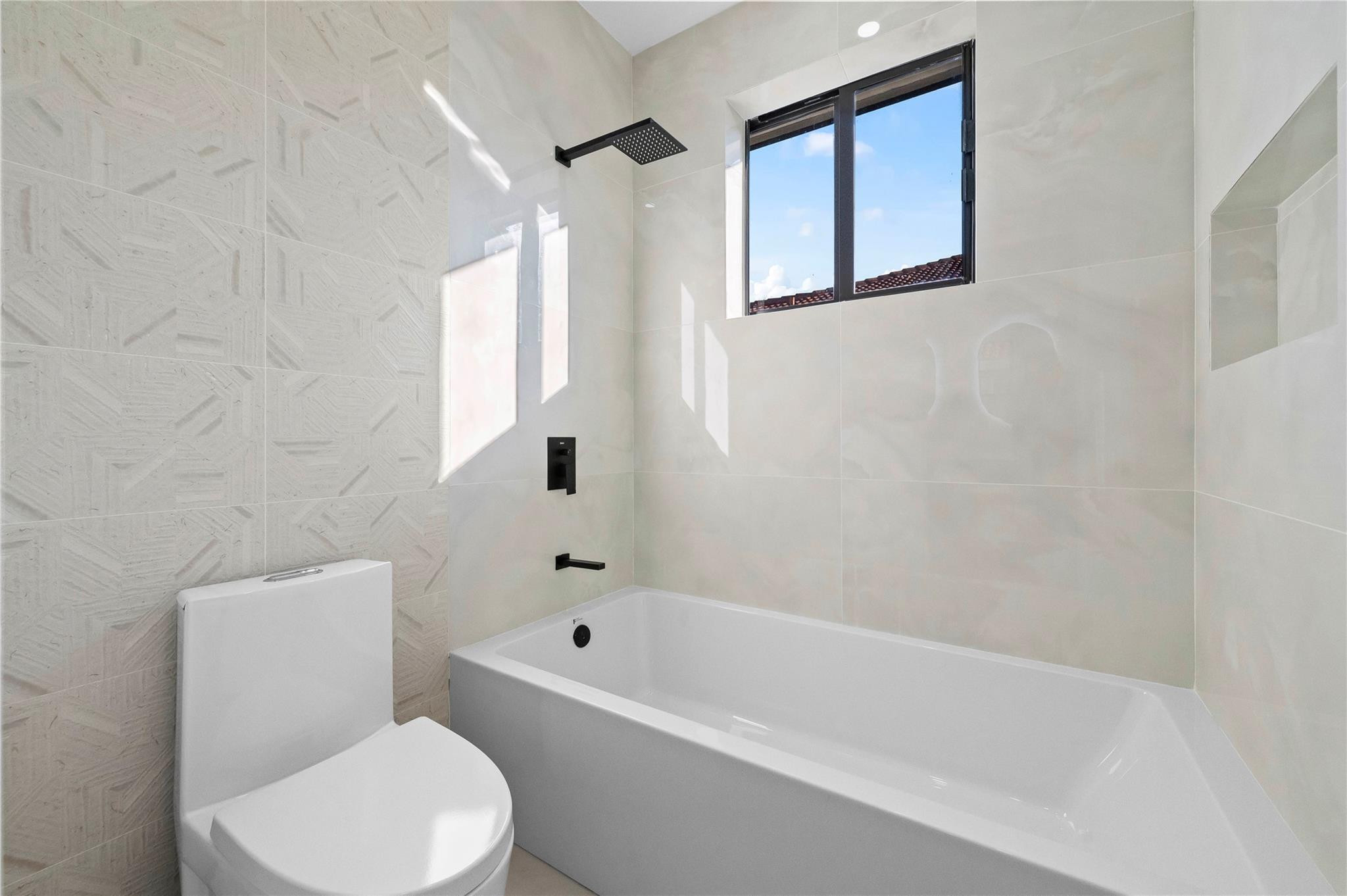 COCONUT CREEK 11TH SEC - Residential