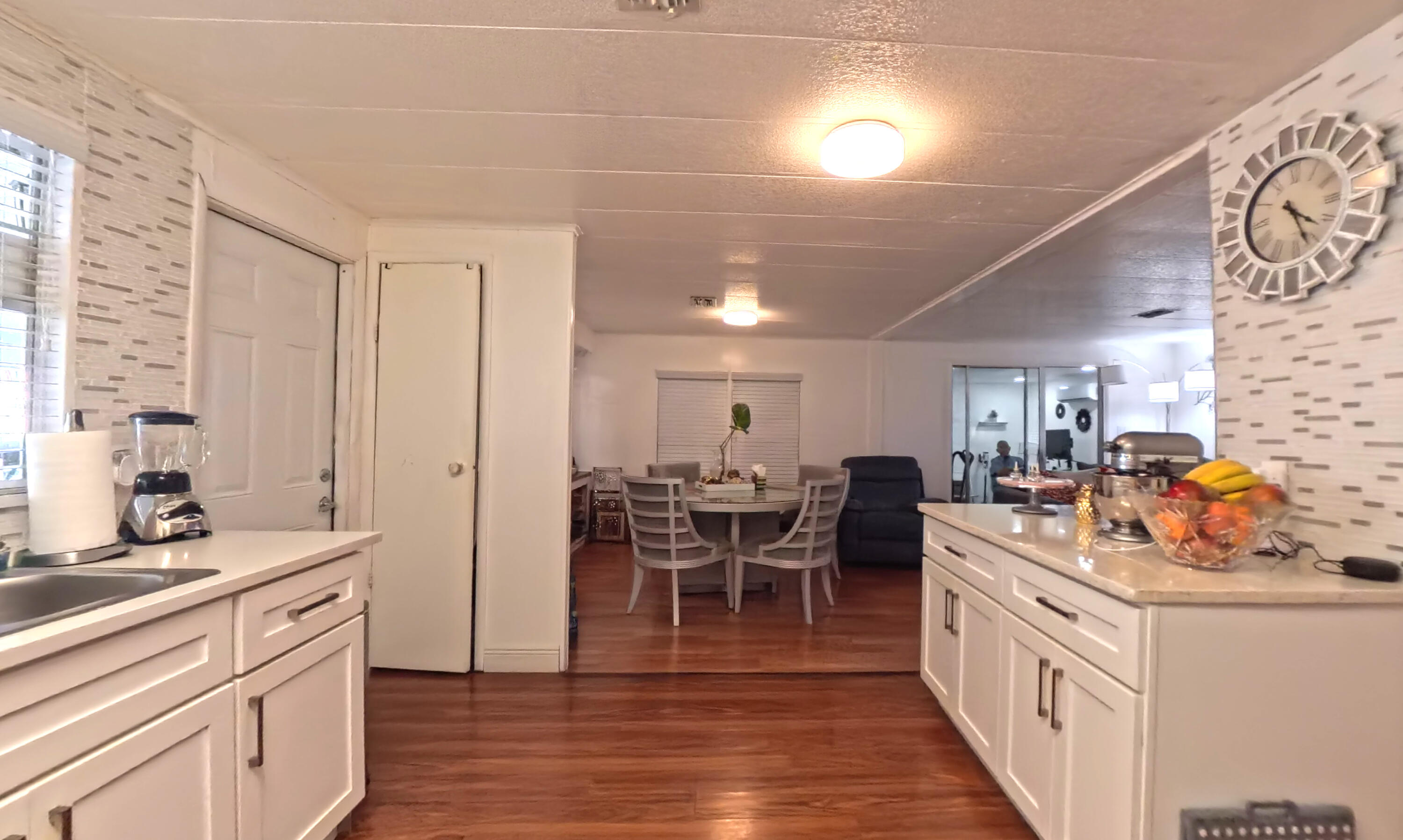 PALM BEACH COLONY - Residential