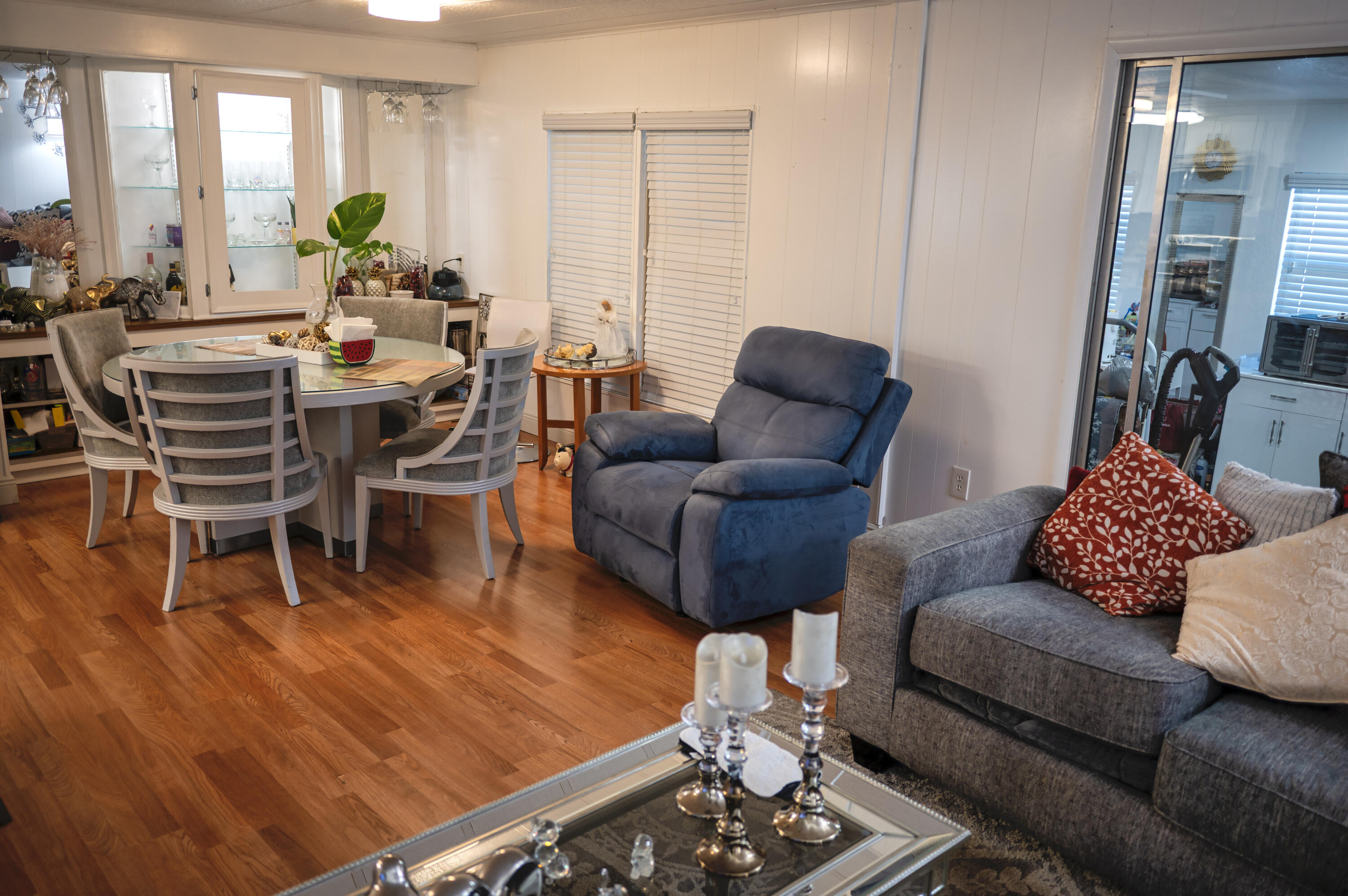 PALM BEACH COLONY - Residential