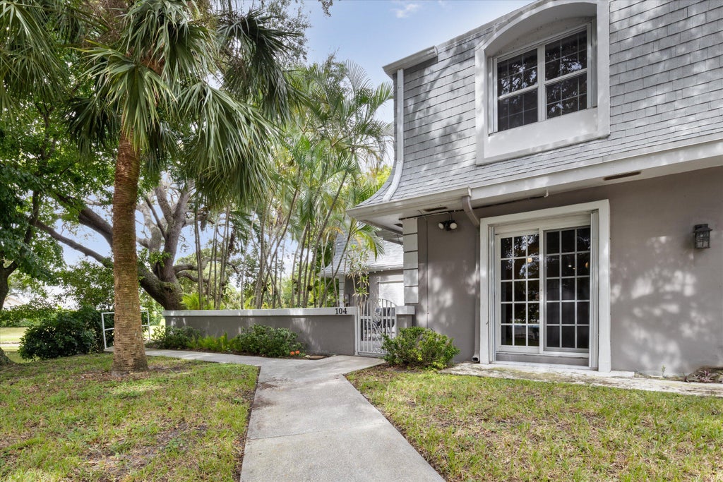 Photo of 104 Vision Court, Palm Beach Gardens, FL 33418 (MLS # R10926965)