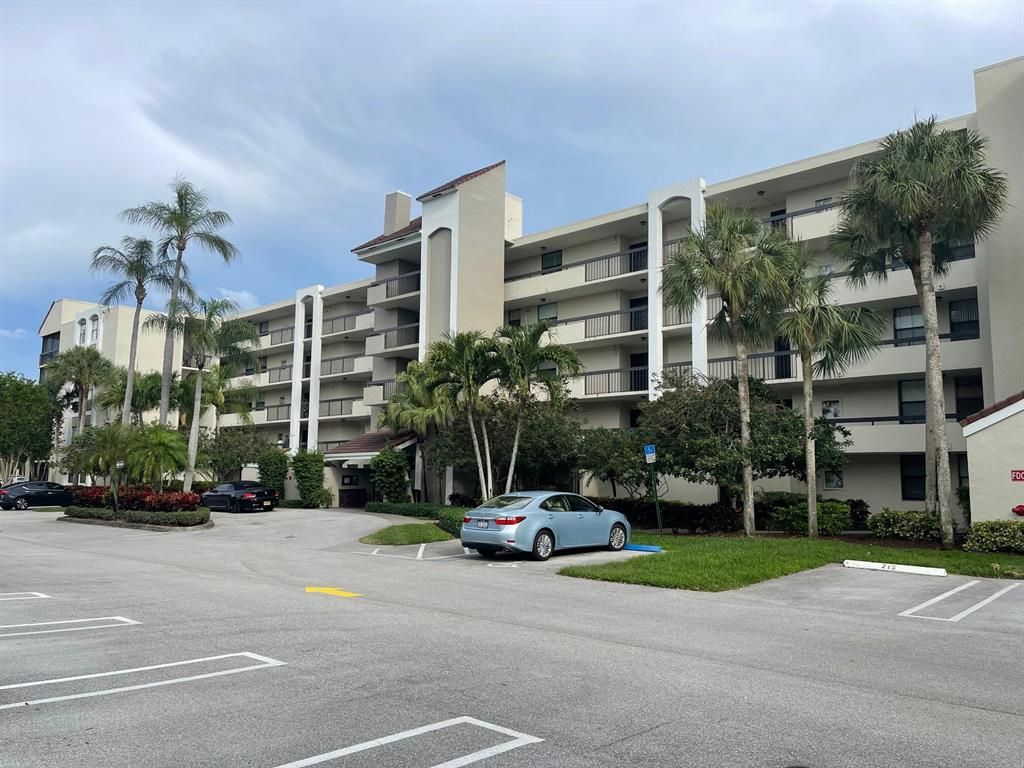 Photo of 950 Lavers Circle #F-208, Delray Beach, FL 33444 (MLS # R10792932)