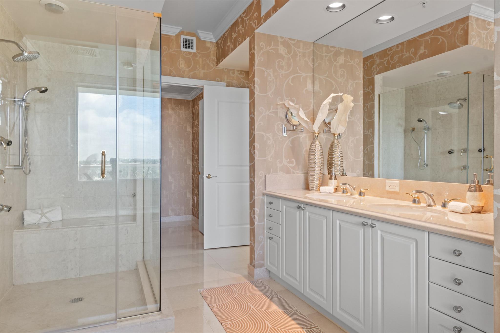 OCEAN GRANDE BEACH & MARI - Residential