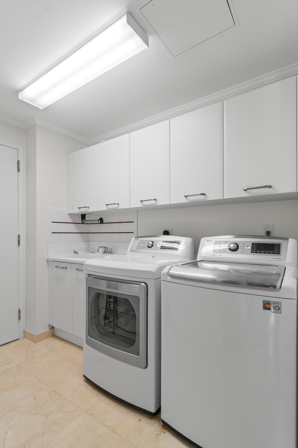 OCEAN GRANDE BEACH & MARI - Residential