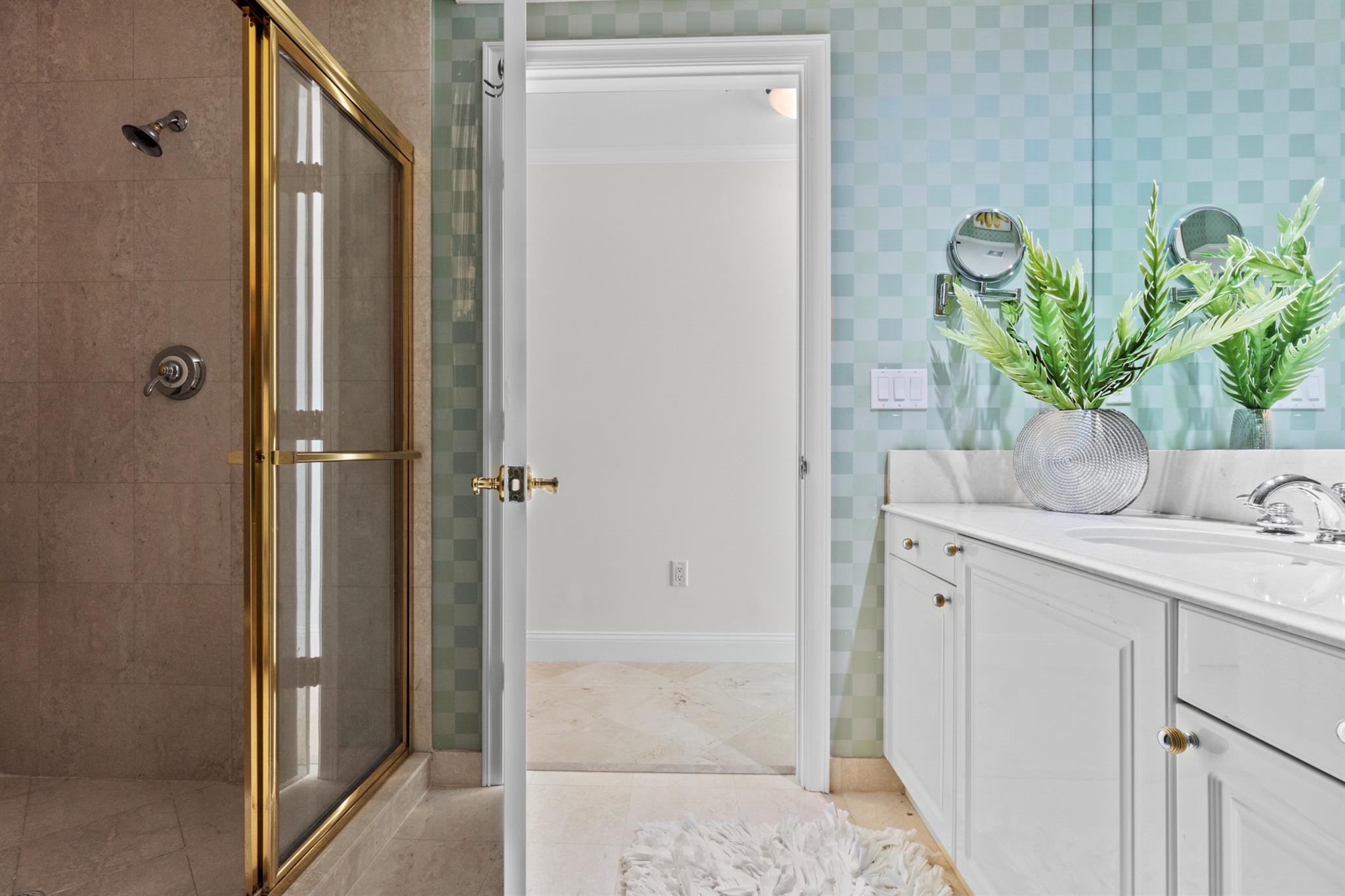 OCEAN GRANDE BEACH & MARI - Residential