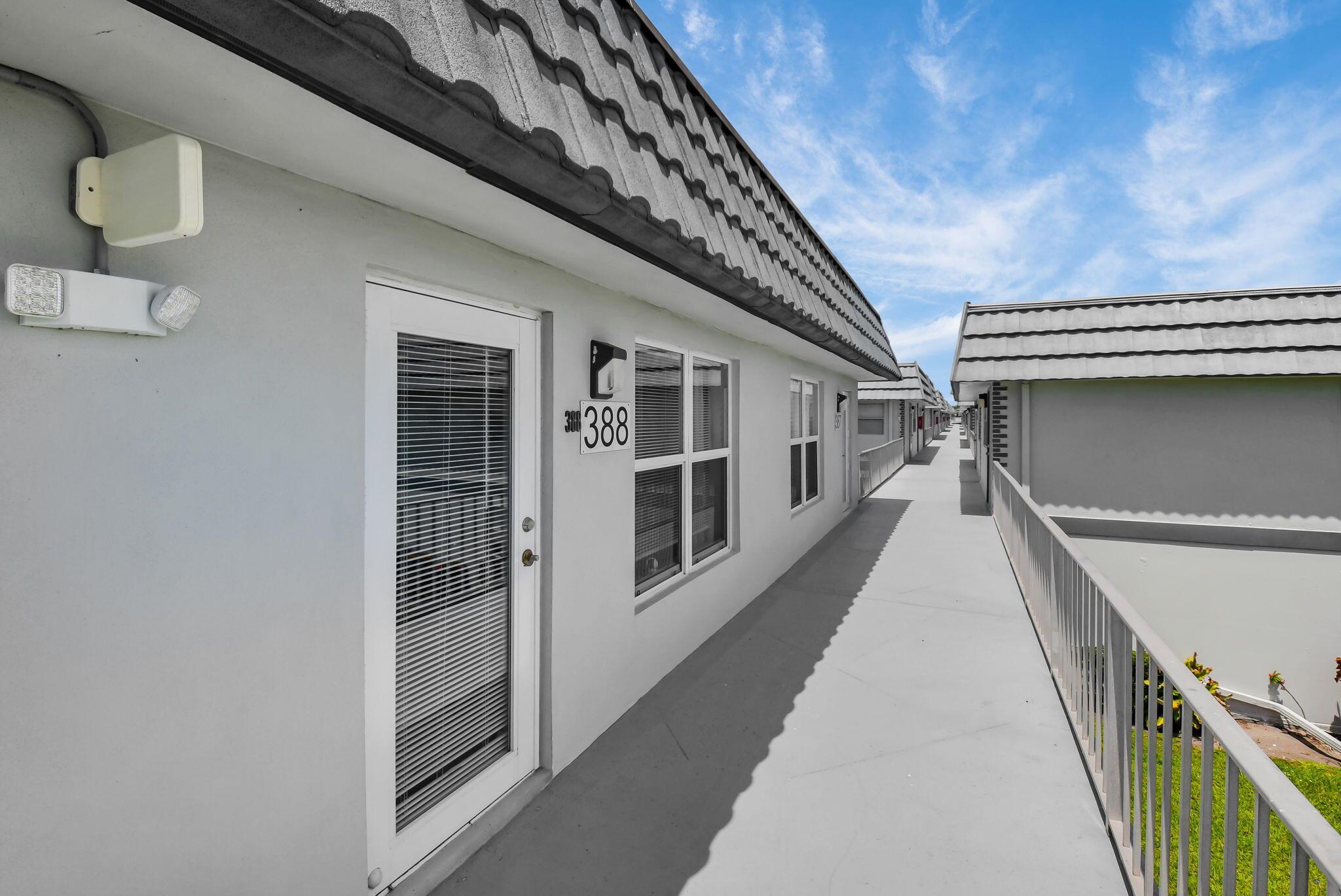 KINGS POINT TUSCANY CONDO - Residential Lease