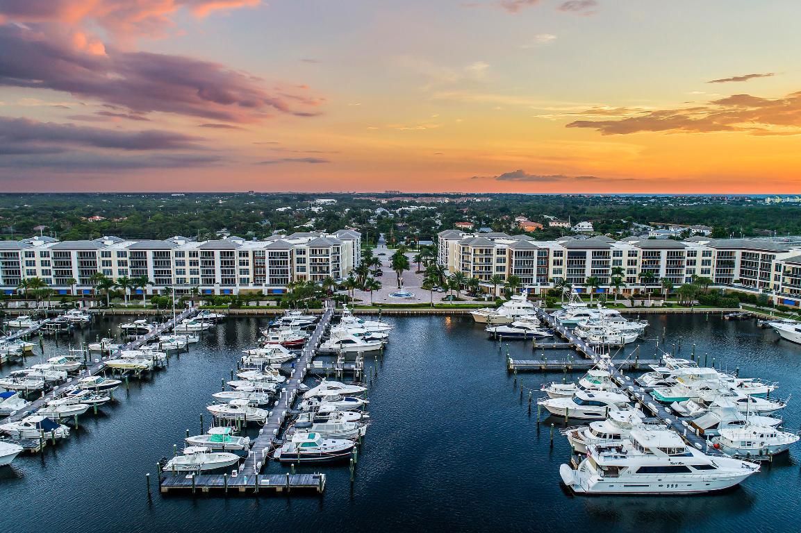 AZURE CONDO - Residential
