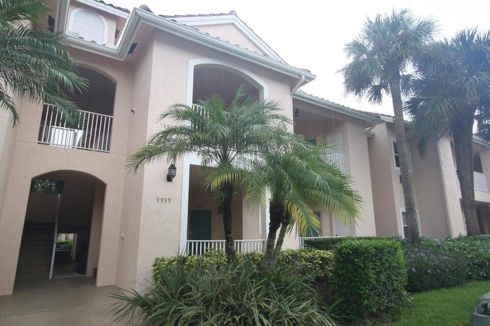 Location, Location, Location. Enjoy a day Golfing or just hang out by our lovely community pool. Port Saint Lucie is one of the fastest growing cities in the country! Come see what our City has to offer, from our beautiful Florida beaches to our fabulous restaurants. This one bedroom, one bath, full kitchen condo sleeps 4 comfortably. Right next to the PGA Golf Course, approximately a half of mile from I-95 and an array of wonderful restaurants/bars.6 month Lease only- Not available January-April