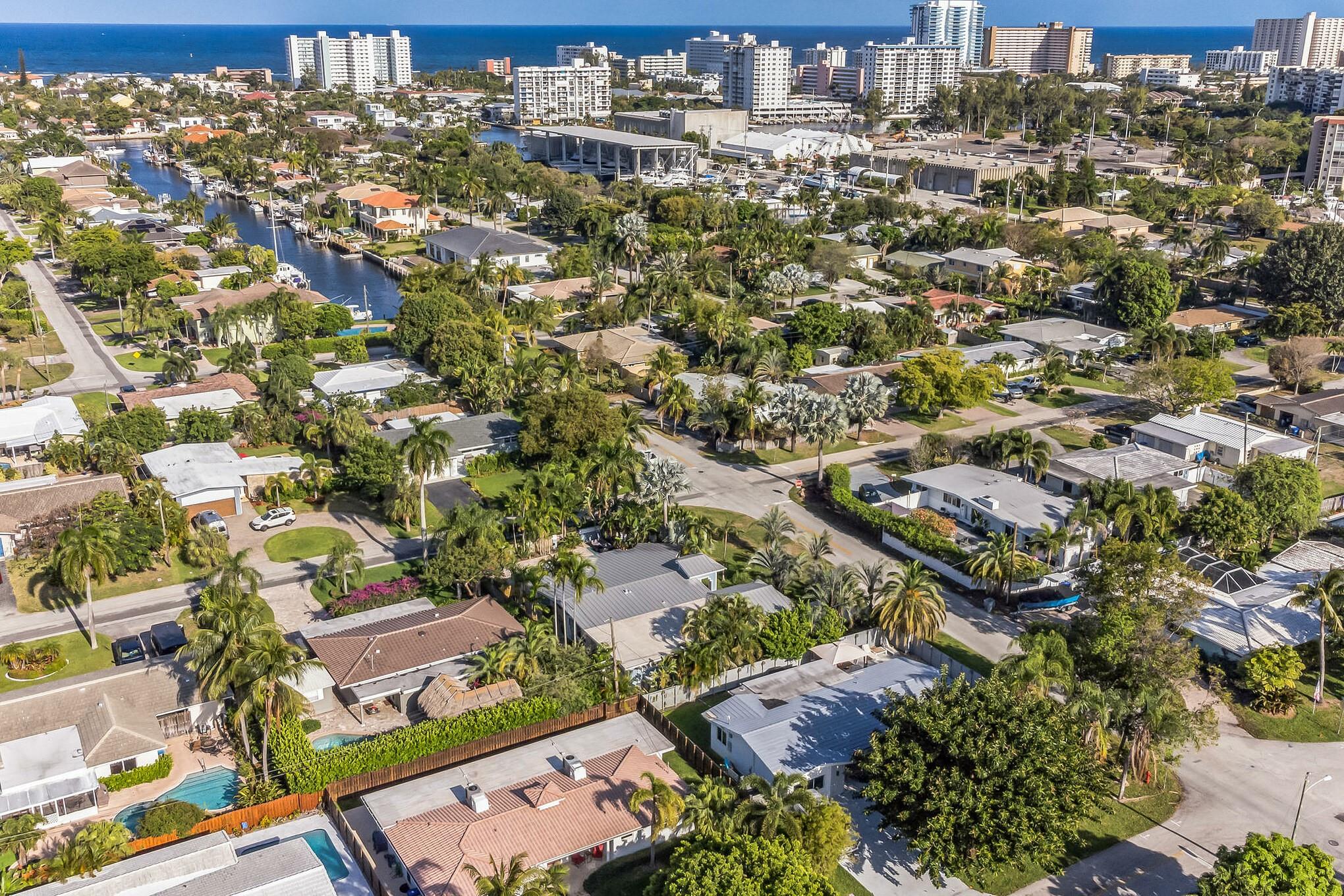 2751 NE 18th St, Pompano Beach, FL, 33062/$1,265,000 3 2751 NE 18th St