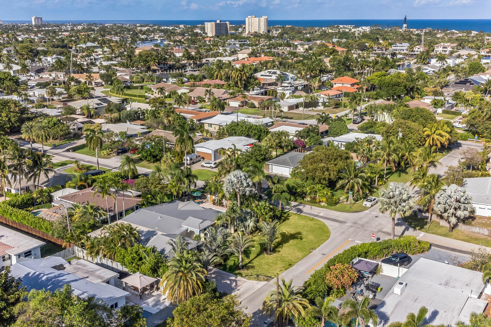 2751 NE 18th St, Pompano Beach, FL, 33062/$1,265,000 4 2751 NE 18th St