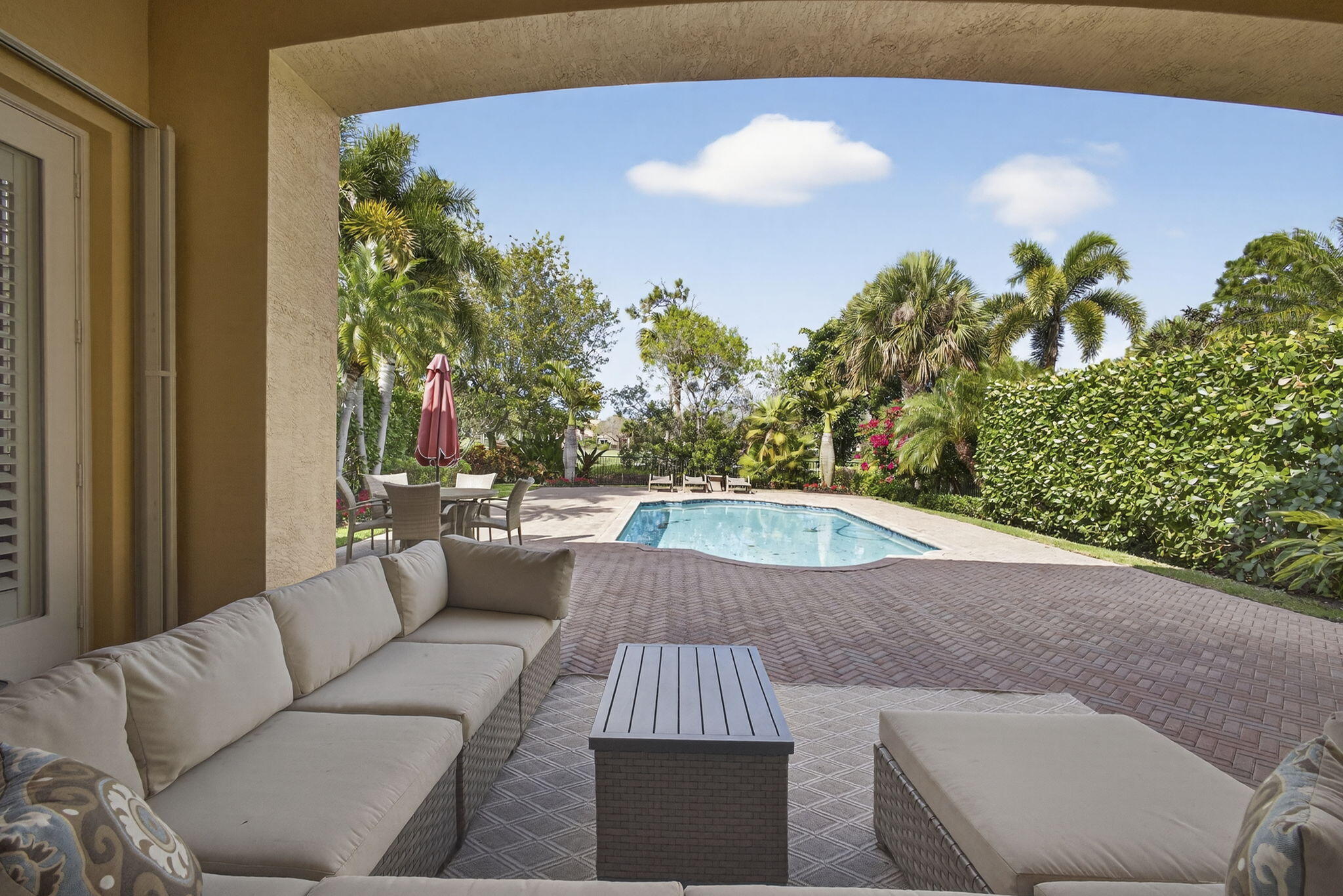 MIRASOL PAR 16 - Residential