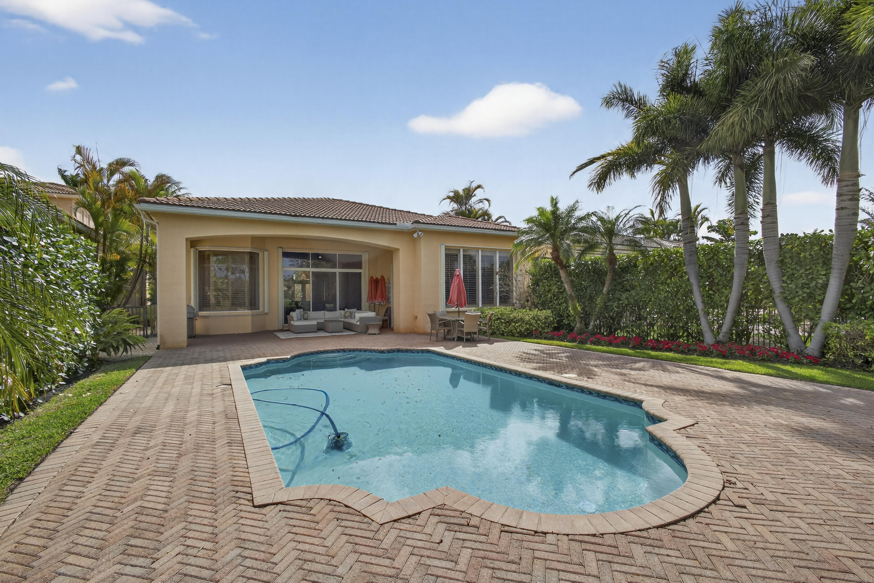 MIRASOL PAR 16 - Residential