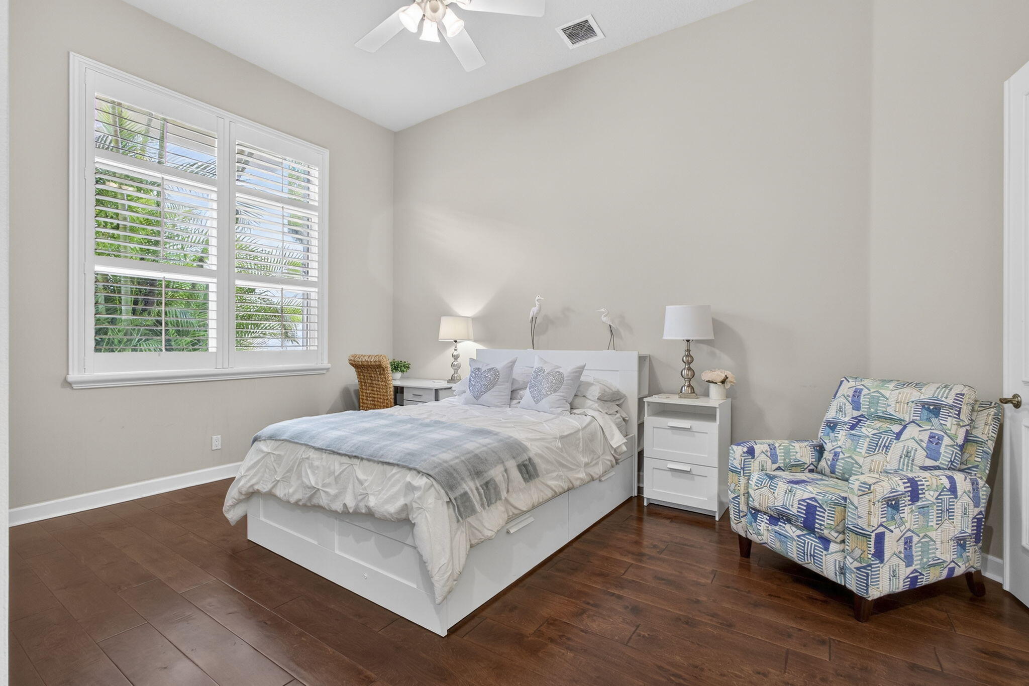 MIRASOL PAR 16 - Residential