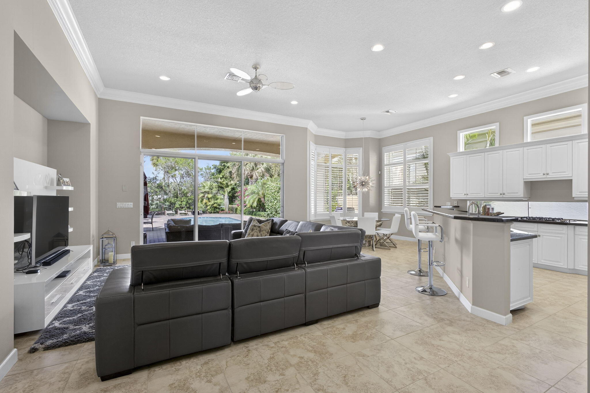 MIRASOL PAR 16 - Residential